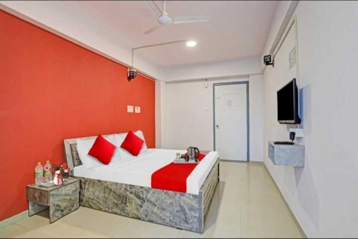 OYO 91550 Hotel Apple Inn Surat Exterior foto