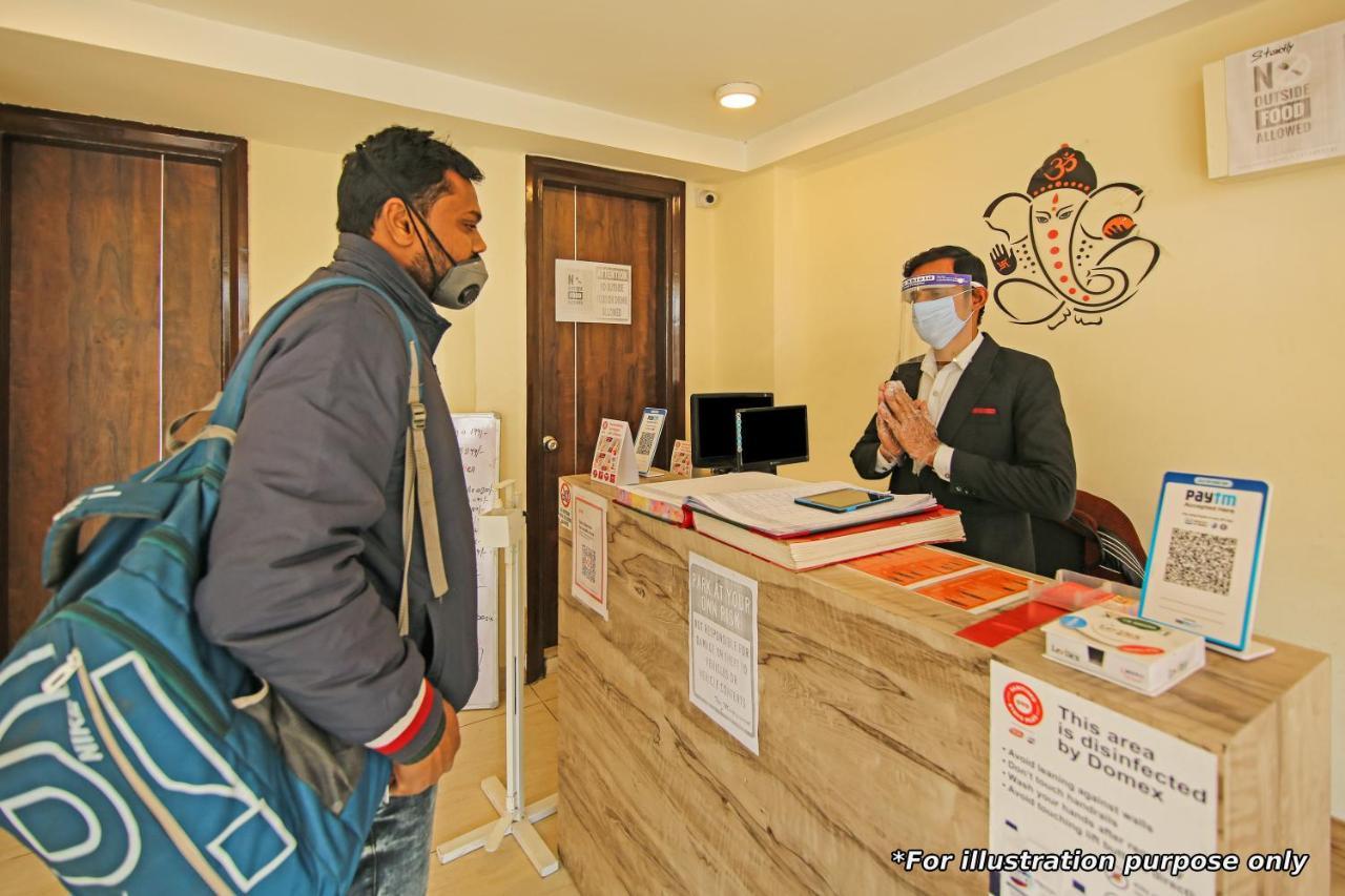 OYO 91550 Hotel Apple Inn Surat Exterior foto
